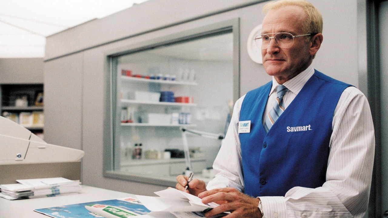 Robin Williams as Seymour ‘Sy’ Parrish in One Hour Photo (2002)