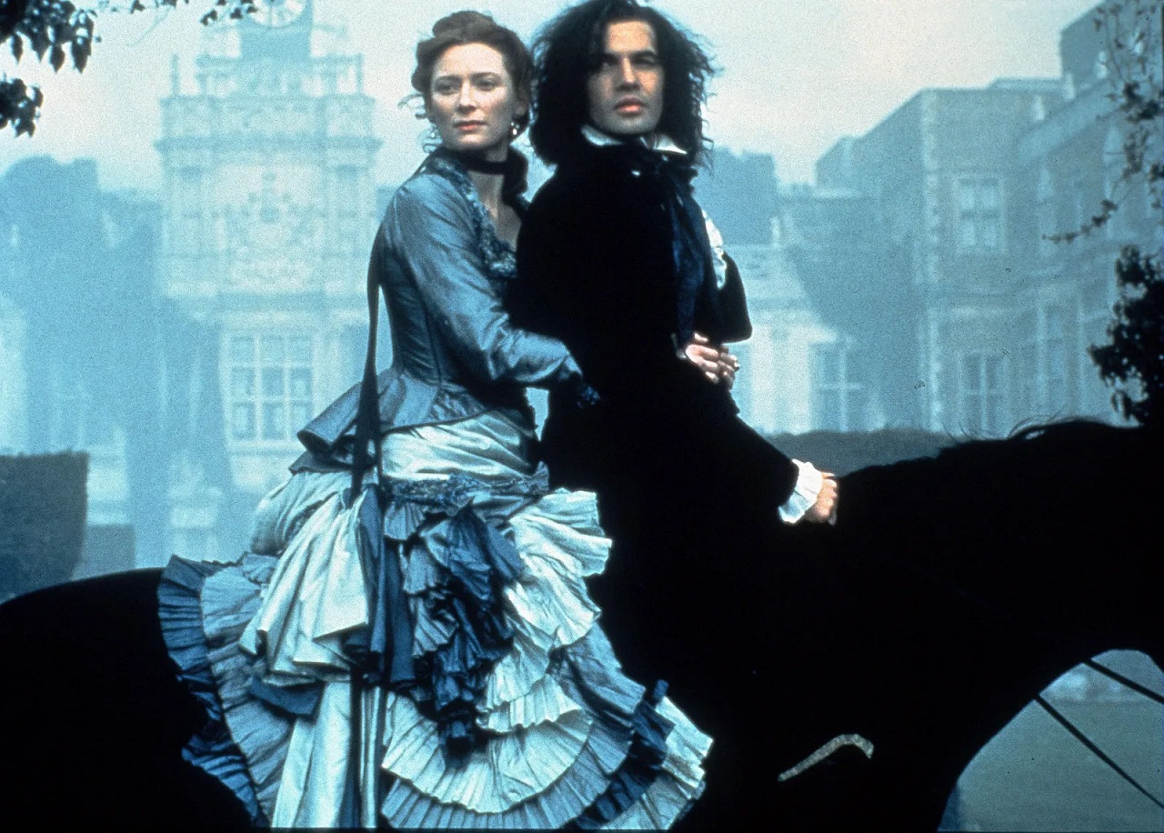 Orlando (Tilda Swinton) and Shelmerdine (Billy Zane) in Orlando (1992)