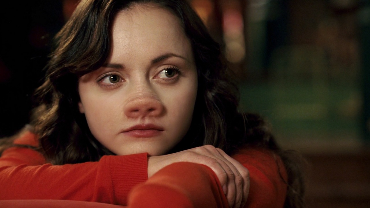 Christina Ricci with pig-like features in Penelope (2006)
