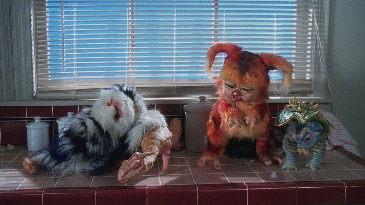 Shapechanging alien creatures in Pet Shop (1995)