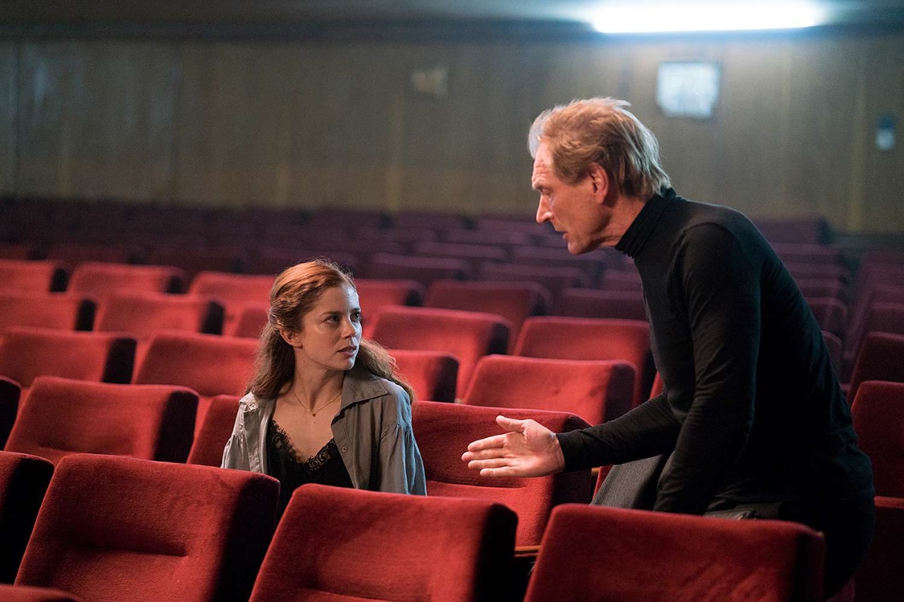 Charlotte Hope and Julian Sands in The Piper (2023)