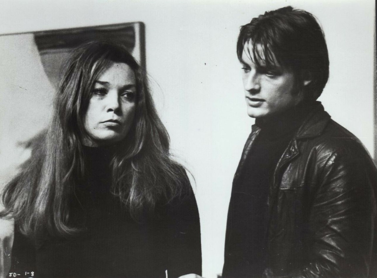 Shirley MacLaine and Perry King in The Possession of Joel Delaney (1972)