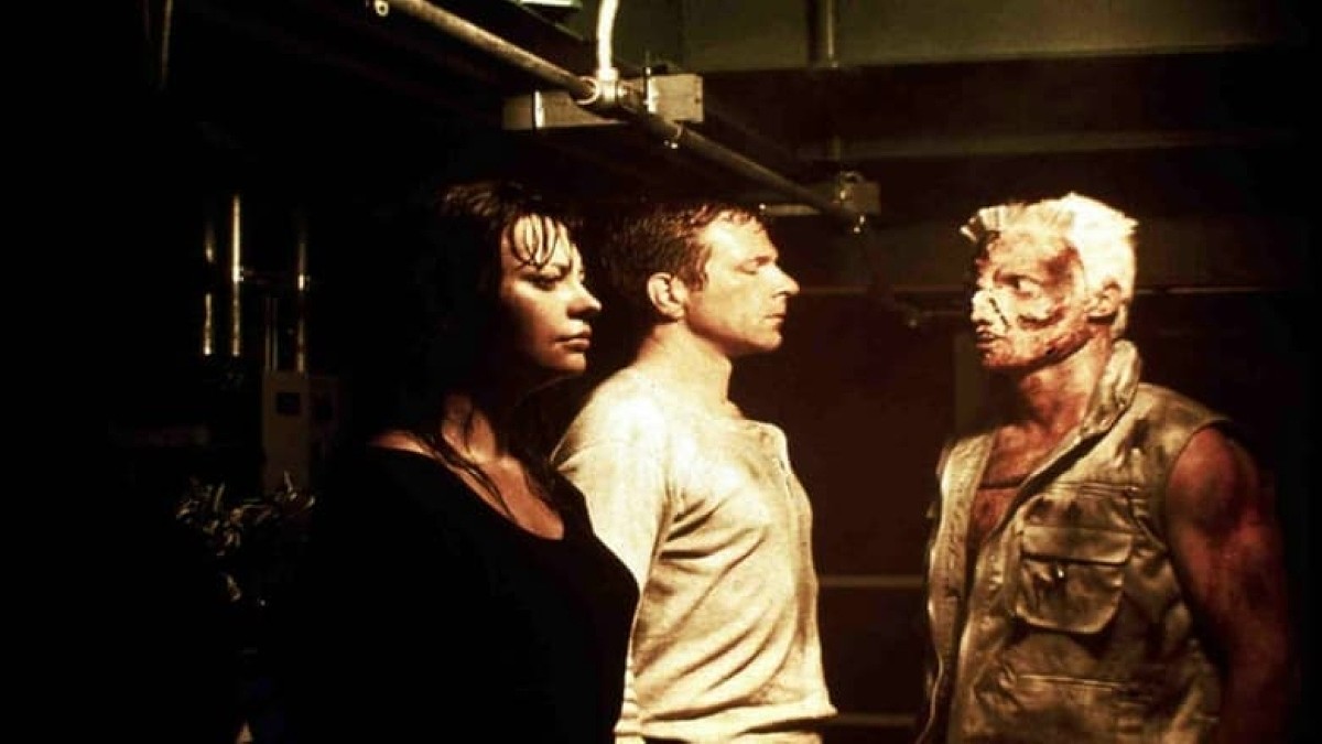 Musetta Vander, Sam Bottoms and Frank Zagarino in Project Shadowchaser III (1995)