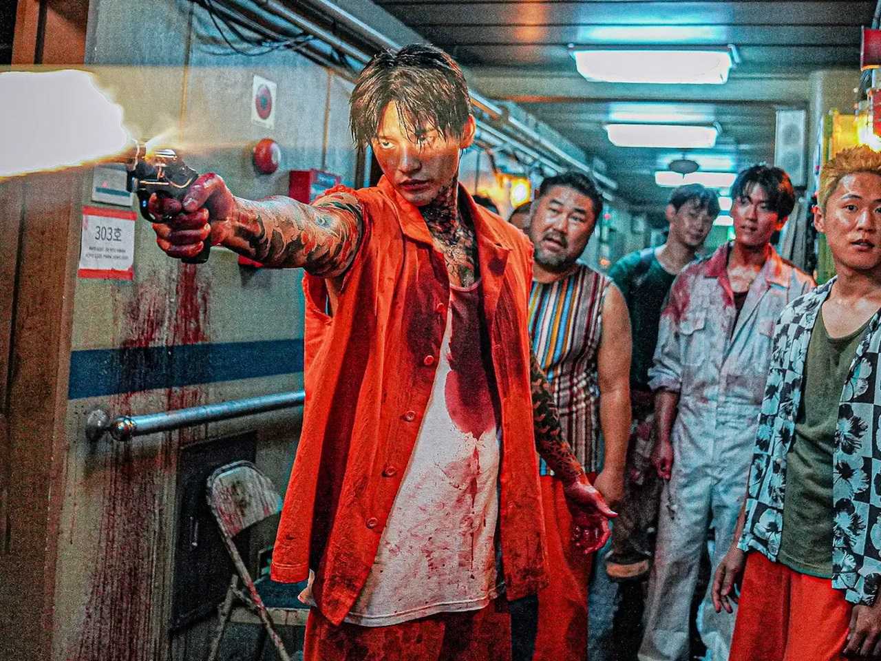 Prison breakout aboard a ship led by Seo In-guk in Project Wolf Hunting (2022)