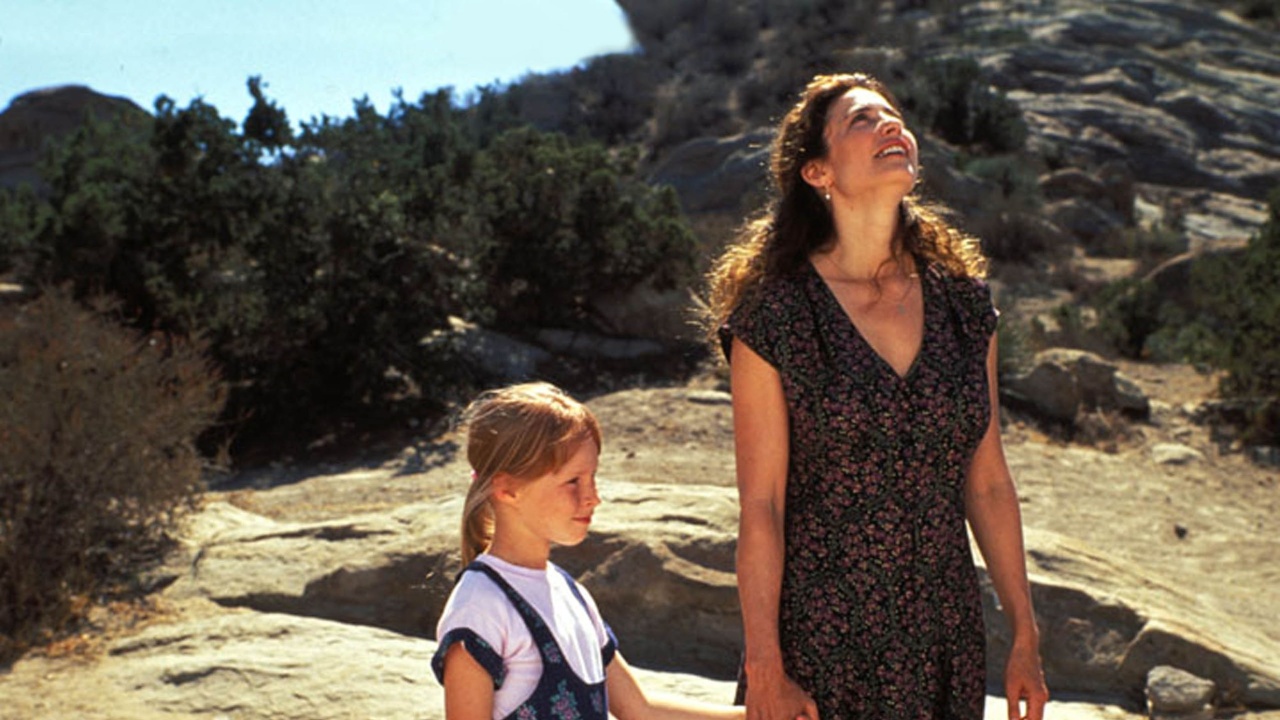 Mimi Rogers and Kimberly Cullum in The Rapture (1991)