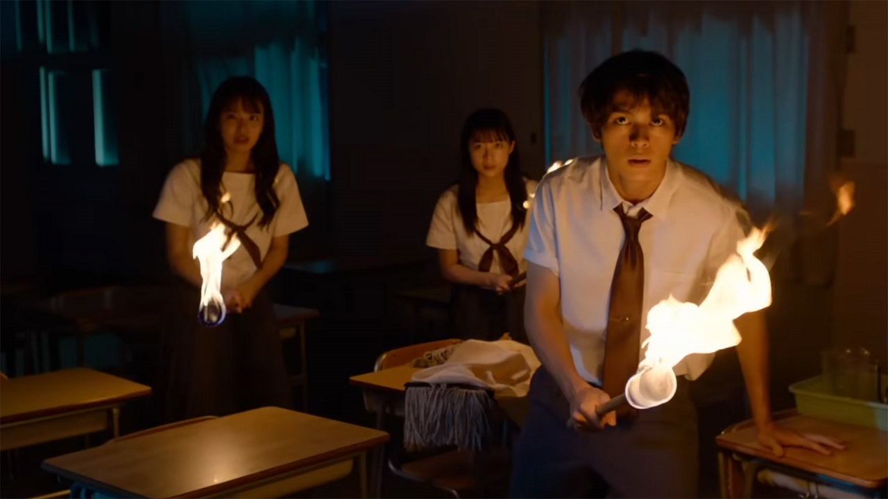 Japanese teenagers Kanna Hashimoto, Gordon Maeda and Maika Yamamoto face horrors in a timeloop in Re-Member (2022)