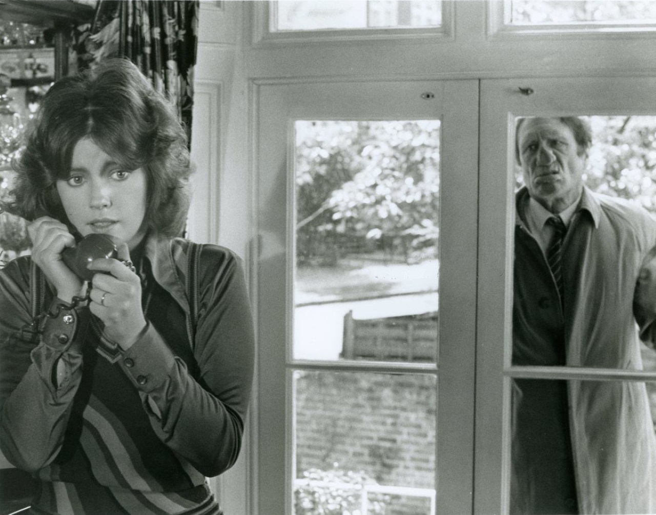 Lynne Frederick and Jack Watson in Schizo (1976)