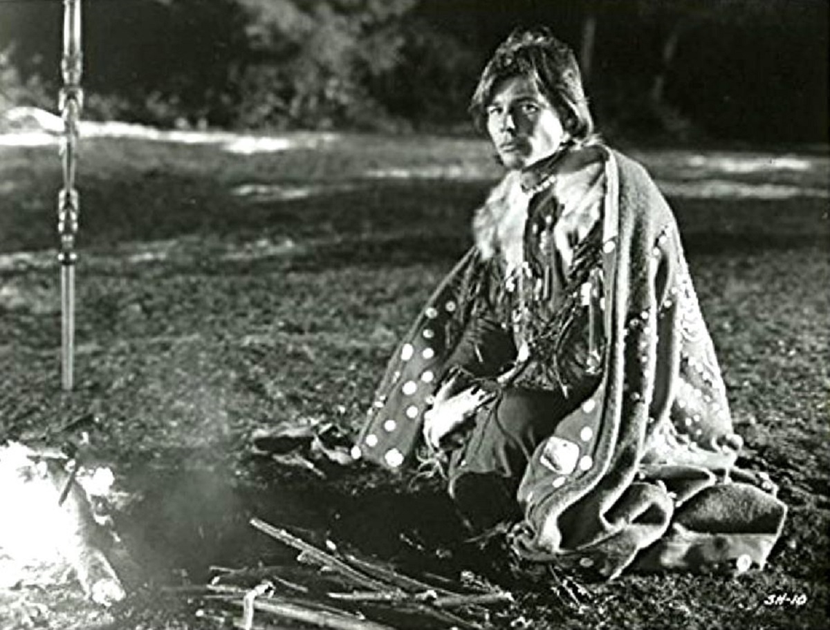 Jan-Michael Vincent in Shadow of the Hawk (1976)