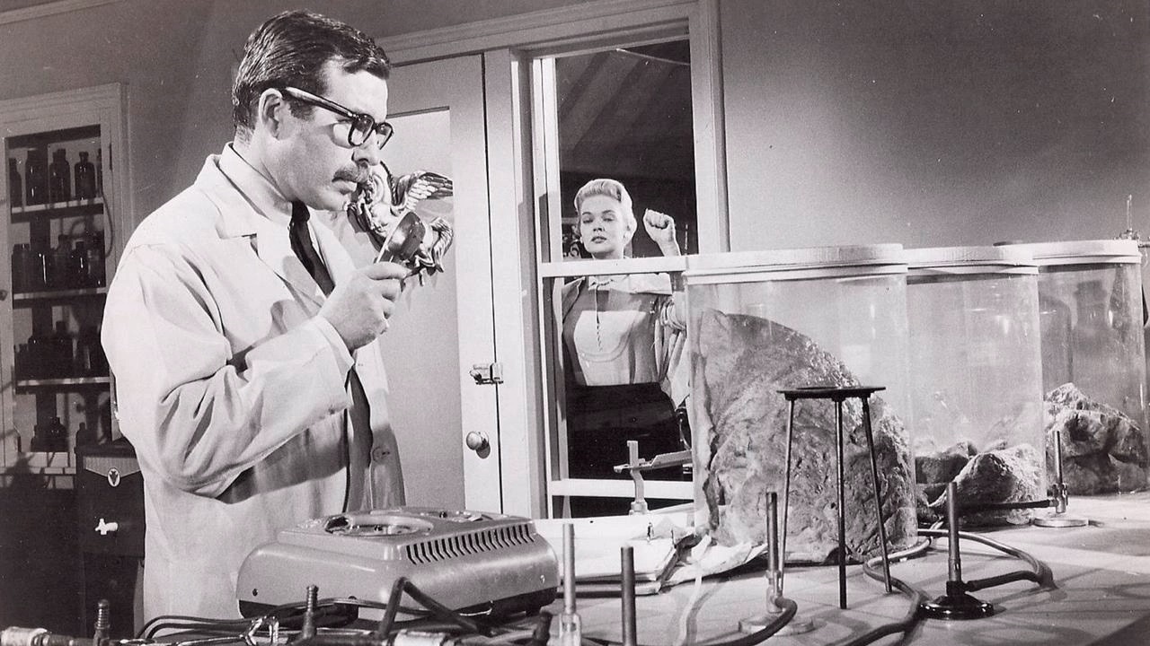 Paul Frees and Lyn Thomas in Spacemaster X-7 (1958)