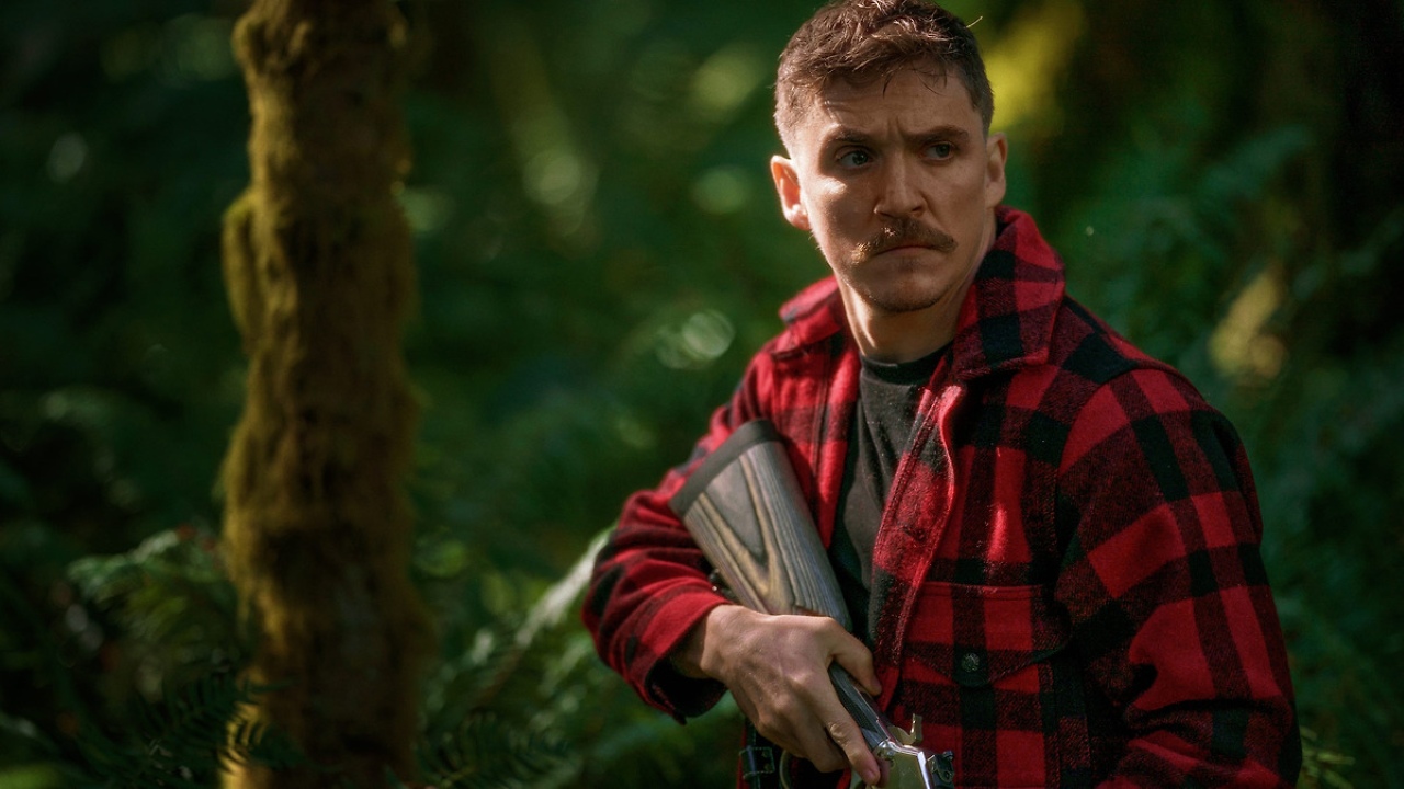 Kyle Gallner in Strange Darling (2023)