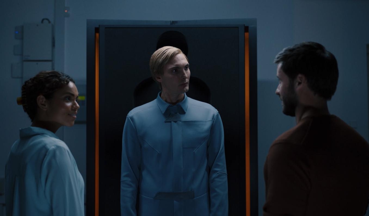 Georgina Campbell, Eamon Farren and Mark Rowley in T.I.M. (2023)