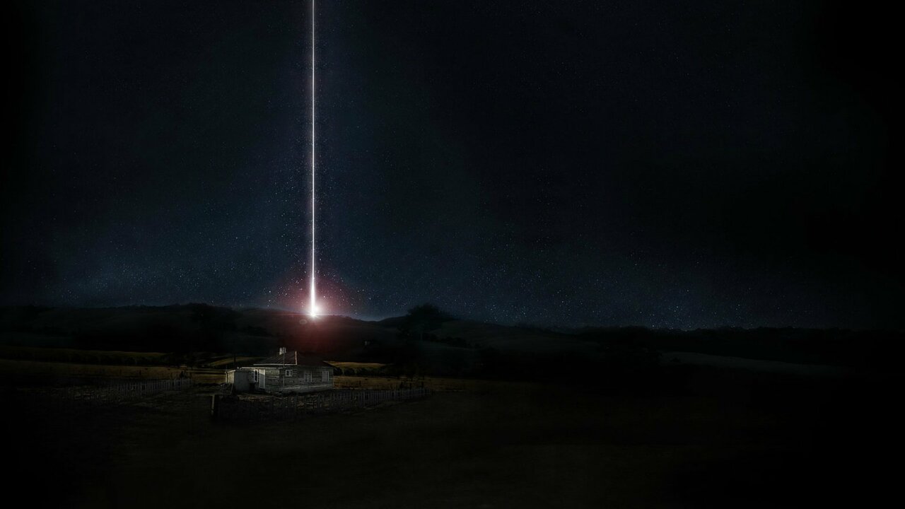 Mysterious lights in the sky in Terminus (2015)