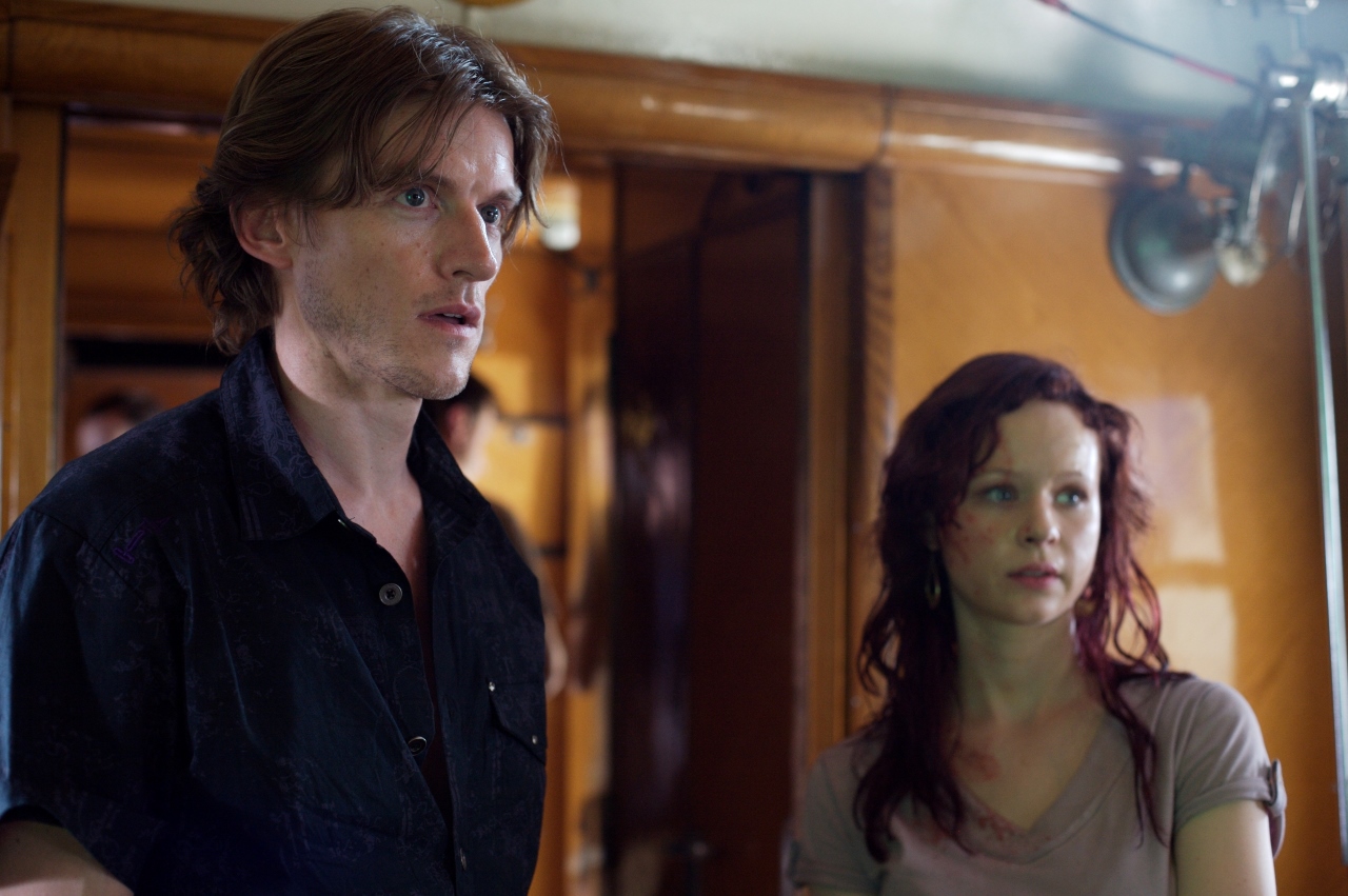 Gideon Emery and Thora Birch in Train (2008)