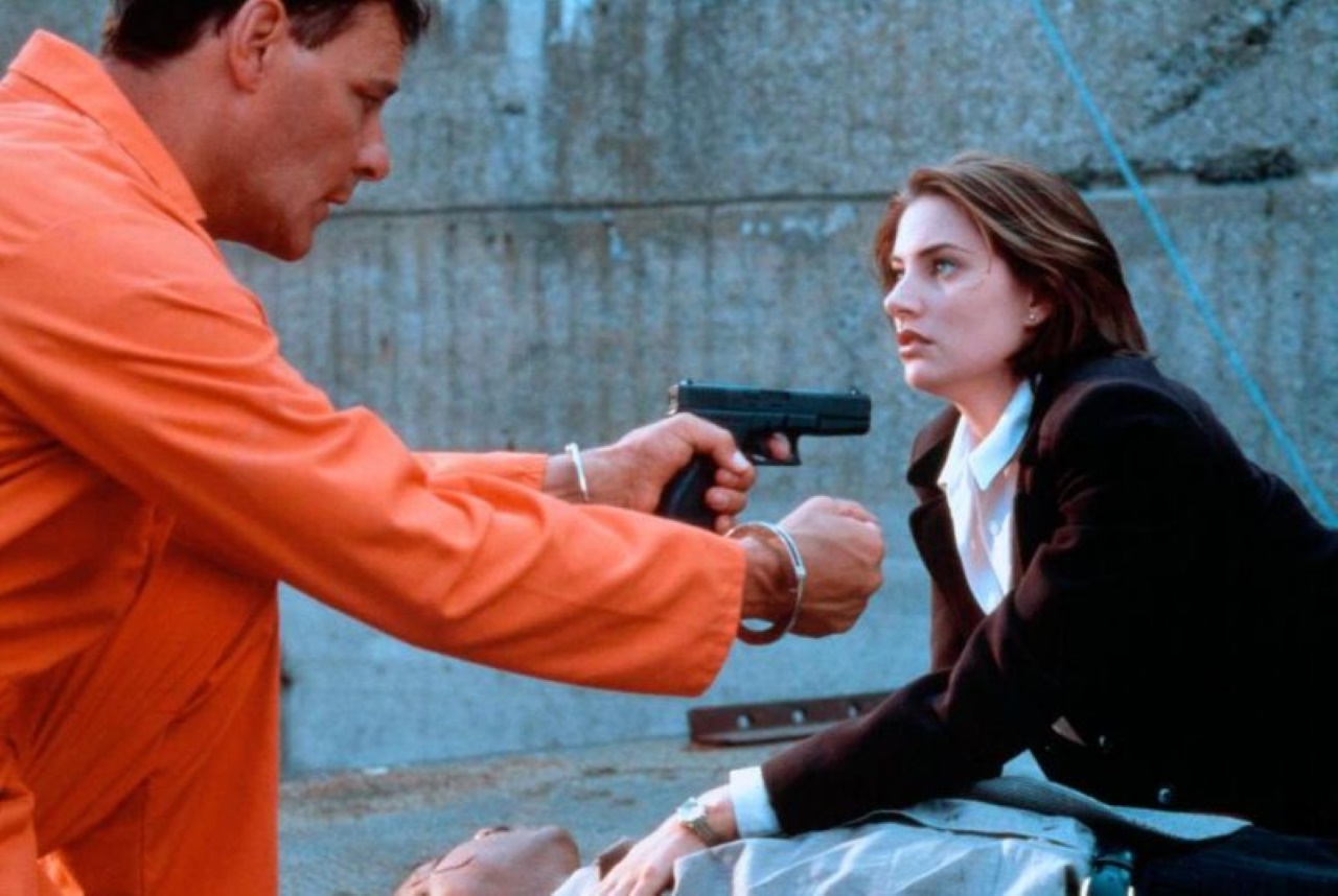 Serial killer Chris Mulkey and District Attorney Mädchen Amick in Twist of Fate (1998)