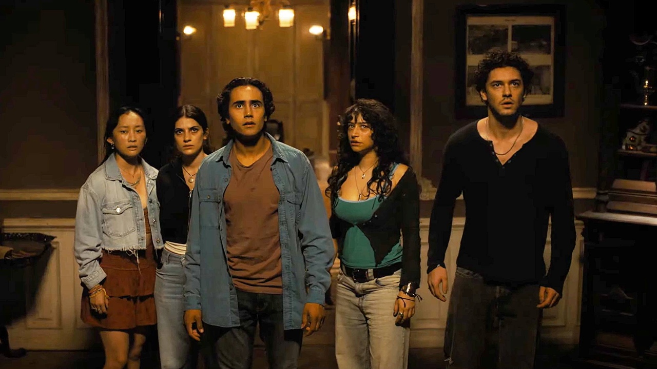 Ji-Young Yoo, Ella Rubin, Michael Cimino, Odessa A’zion and Belmont Cameli in Until Dawn (2025)