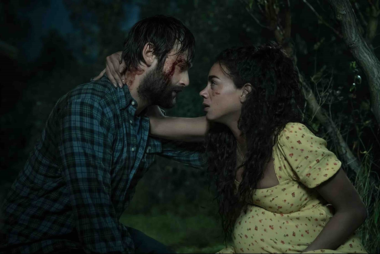 Douglas Booth and Hannah John-Kamen in Unwelcome (2022)