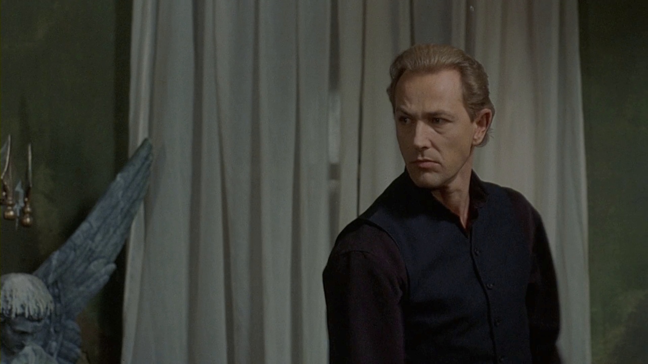 Bruce Payne in Warlock: The End of Innocence (1999)
