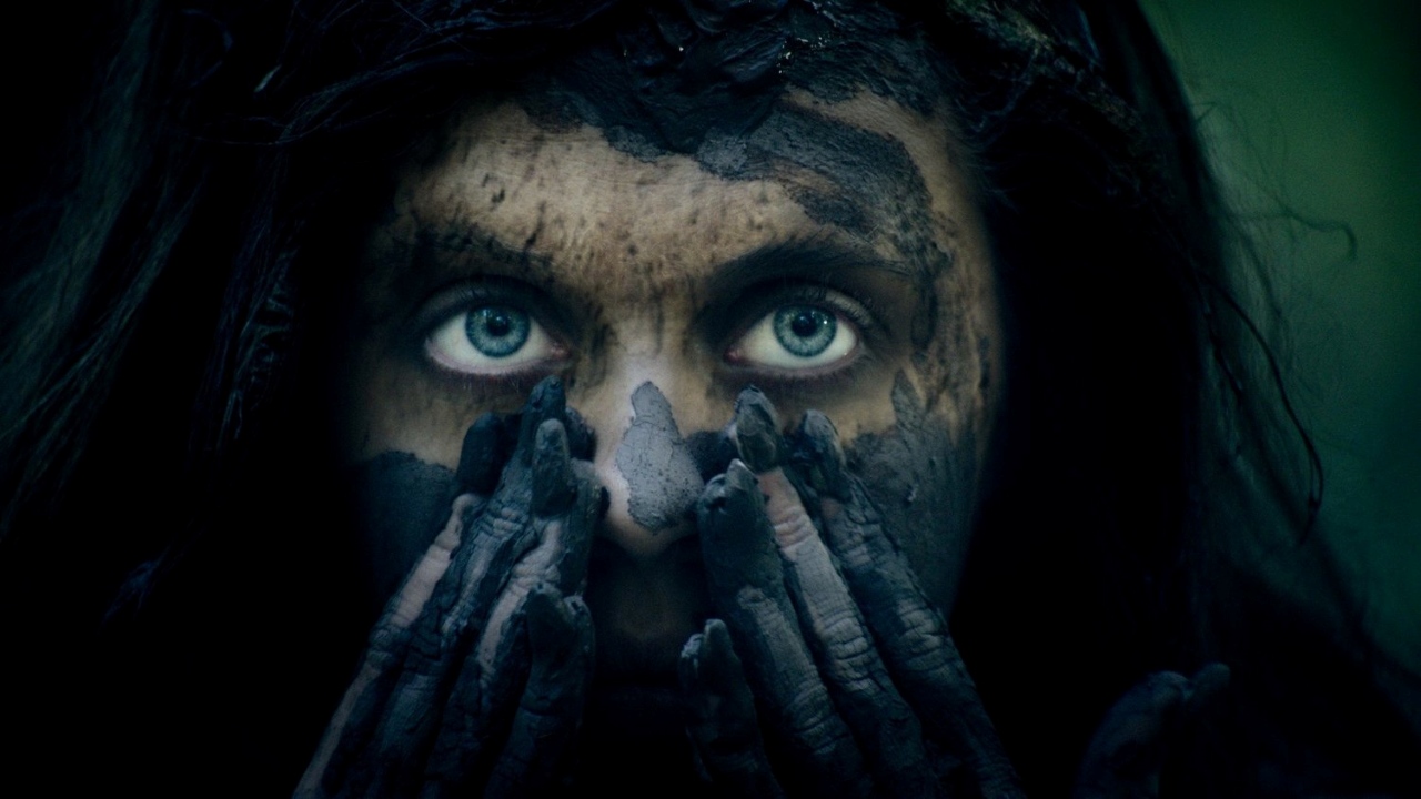 Bel Powley in Wildling (2018)