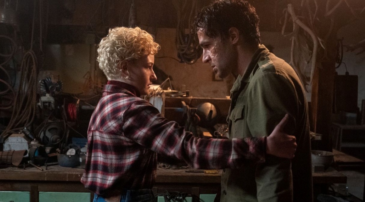 Julia Garner and Christopher Abbott in Wolf Man (2025)
