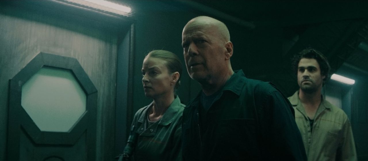 Rachel Nichols, Bruce Willis and Cody Kearsley in Breach (2020)