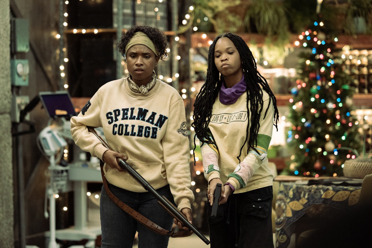 Mother Jennifer Hudson and daughter Quvenzhane Wallis defend the survival shelter in Breathe (2024)