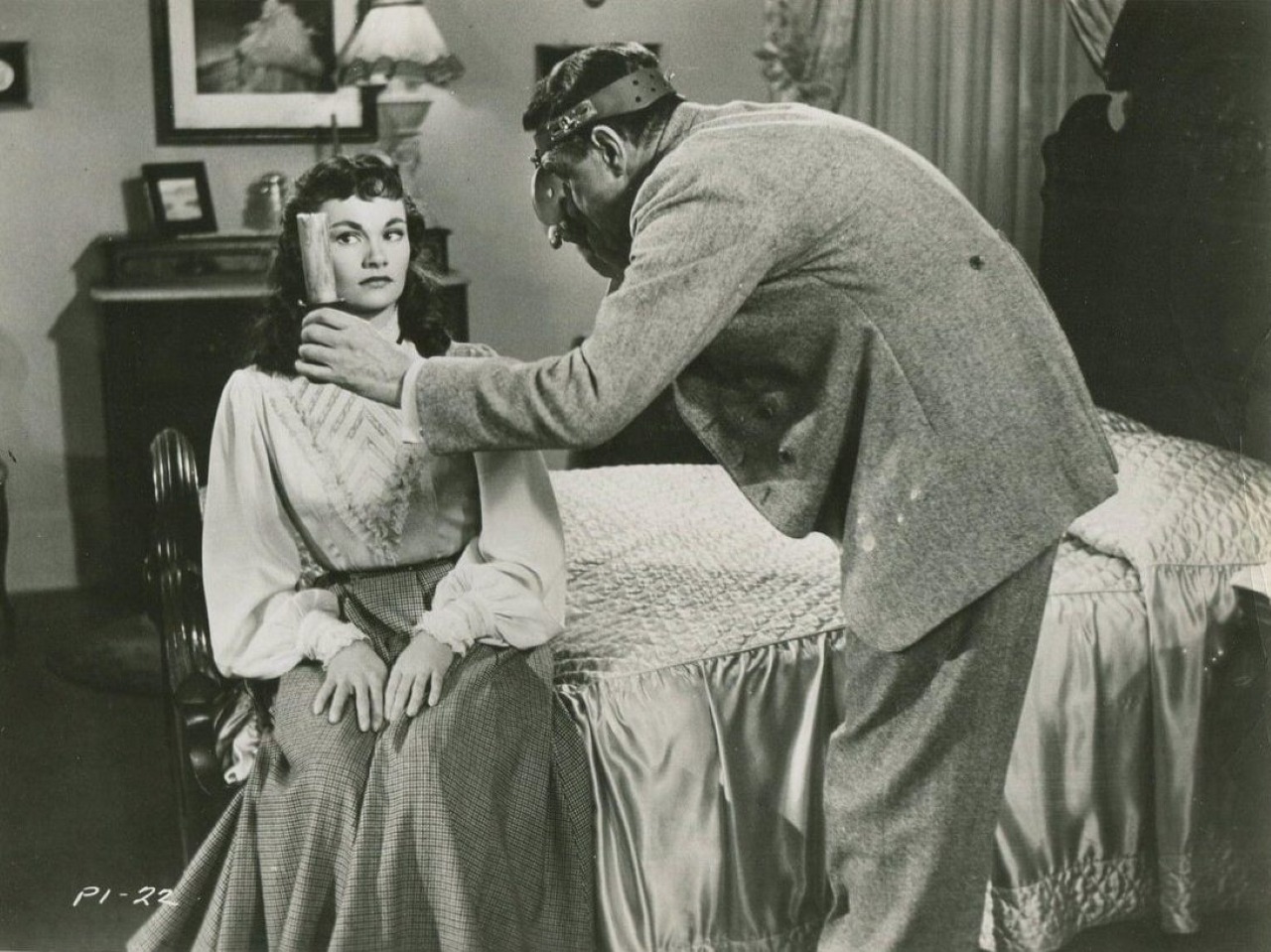 Gloria Talbott and Arthur Shields in Daughter of Dr. Jekyll (1957)