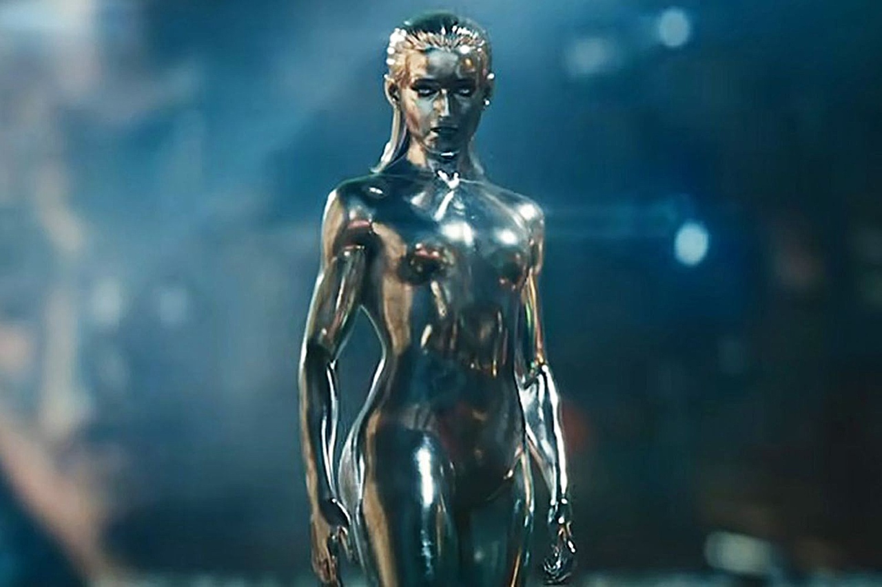 The Silver Surfer Shalla Bal (Julia Garner) in The Fantastic 4: First Steps (2025)
