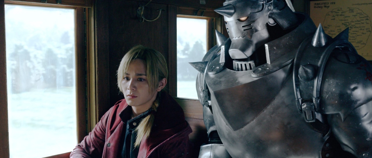 Brothers Edward (Ryosuke Yamada) and Alphonse Elric in Fullmetal Alchemist: The Revenge of Scar (2022)