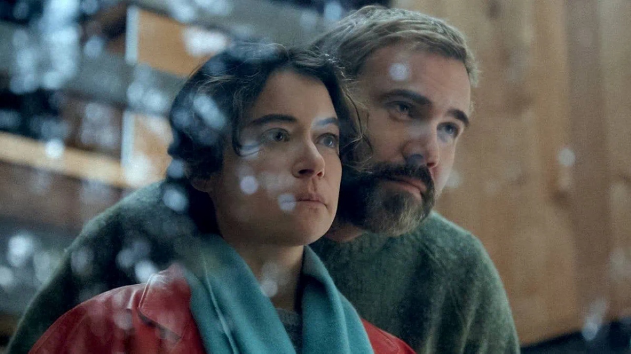 Tatiana Maslany and Rossif Sutherland in Keeper (2025)