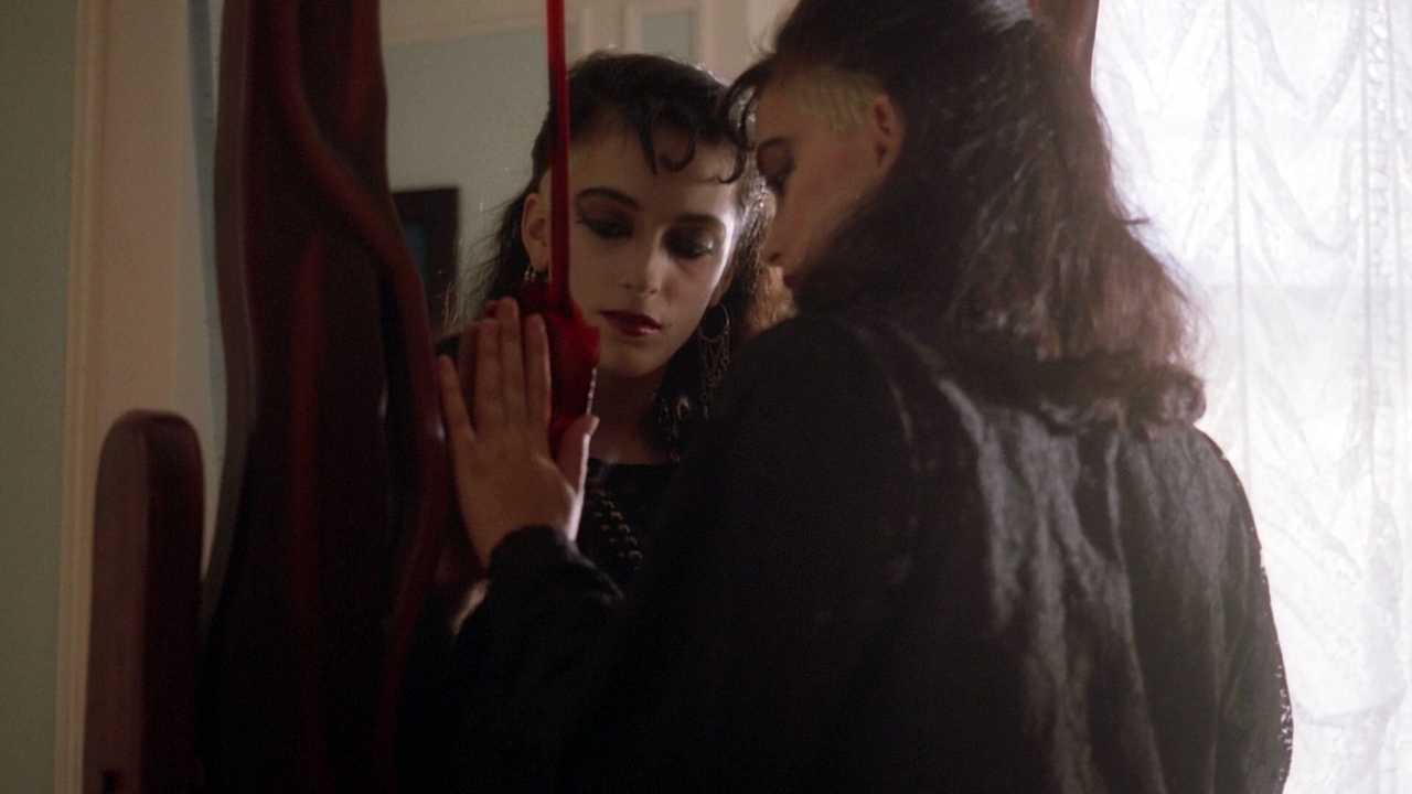 Rainbow Harvest and the cursed mirror in Mirror Mirror (1990)