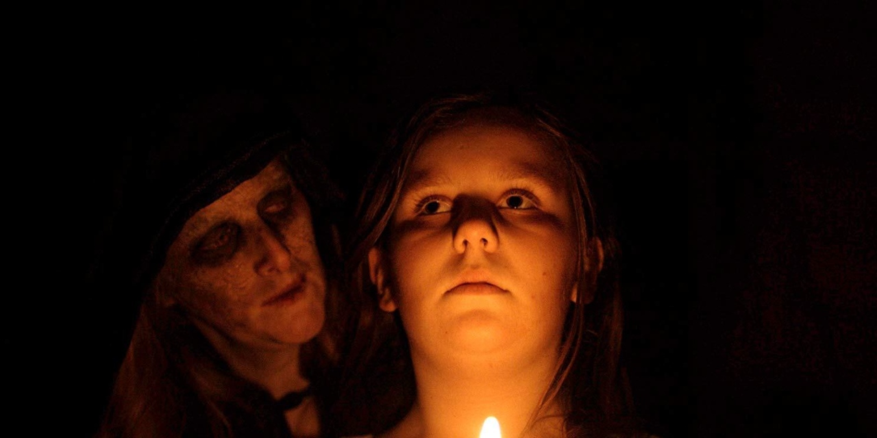 Frau Pertcha (Tara MacGowran) in Mother Krampus (2017)