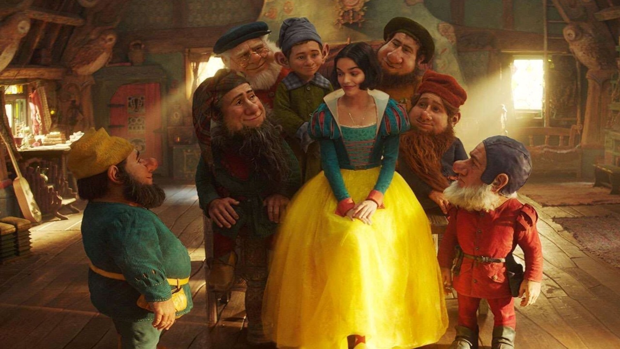 Snow White and the seven dwarfs in Snow White (2025)