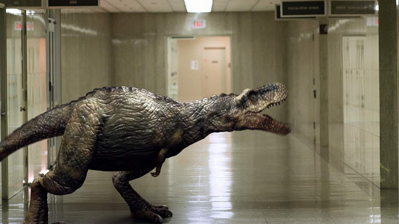 Dinosaur amok in Triassic World (2018)